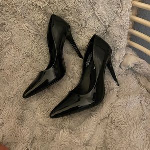 Steve Madden black pumps